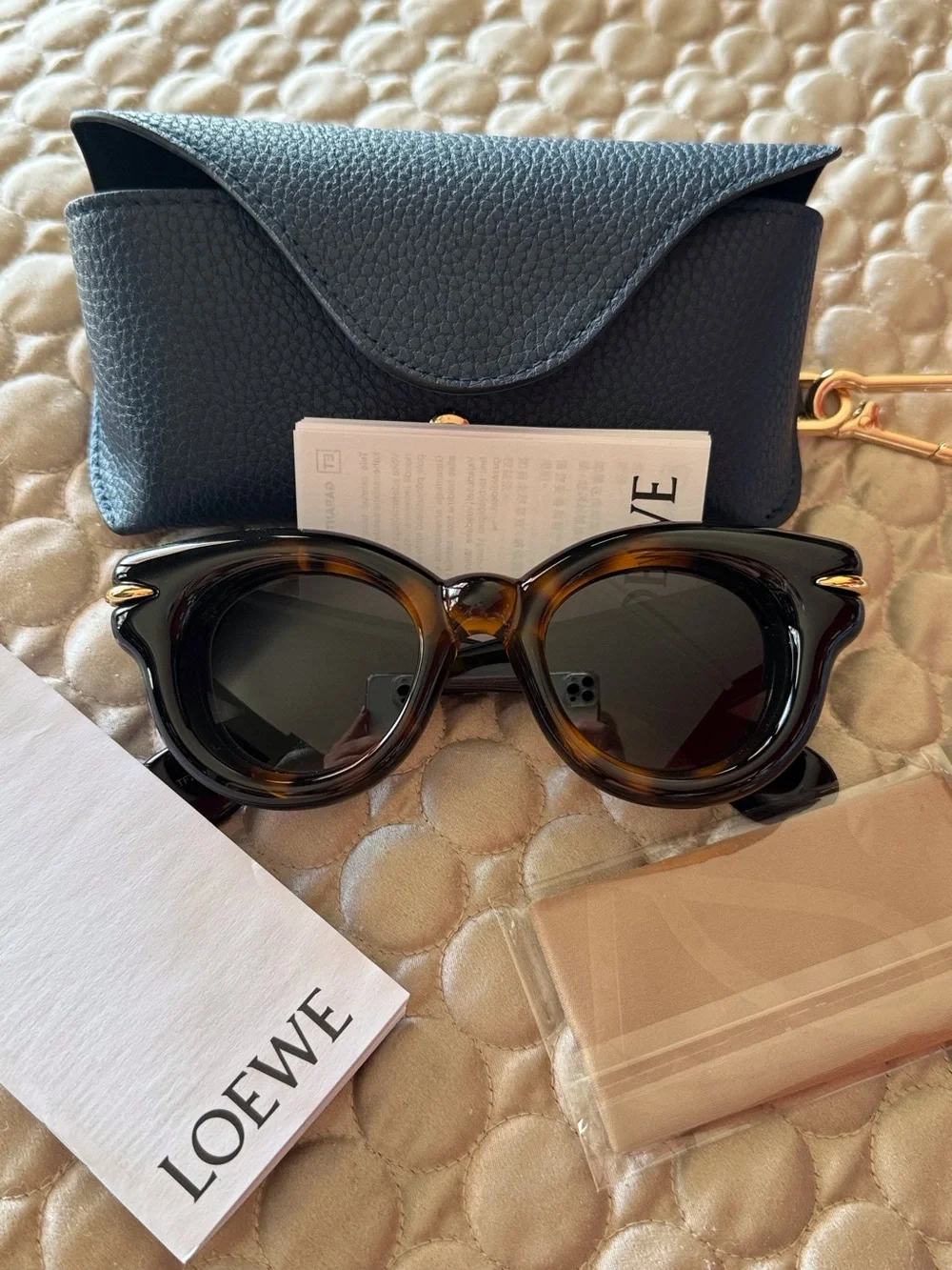 Loewe Women Tortoiseshell Round Cat-Eye Sunglasses with Dark Lenses NEW